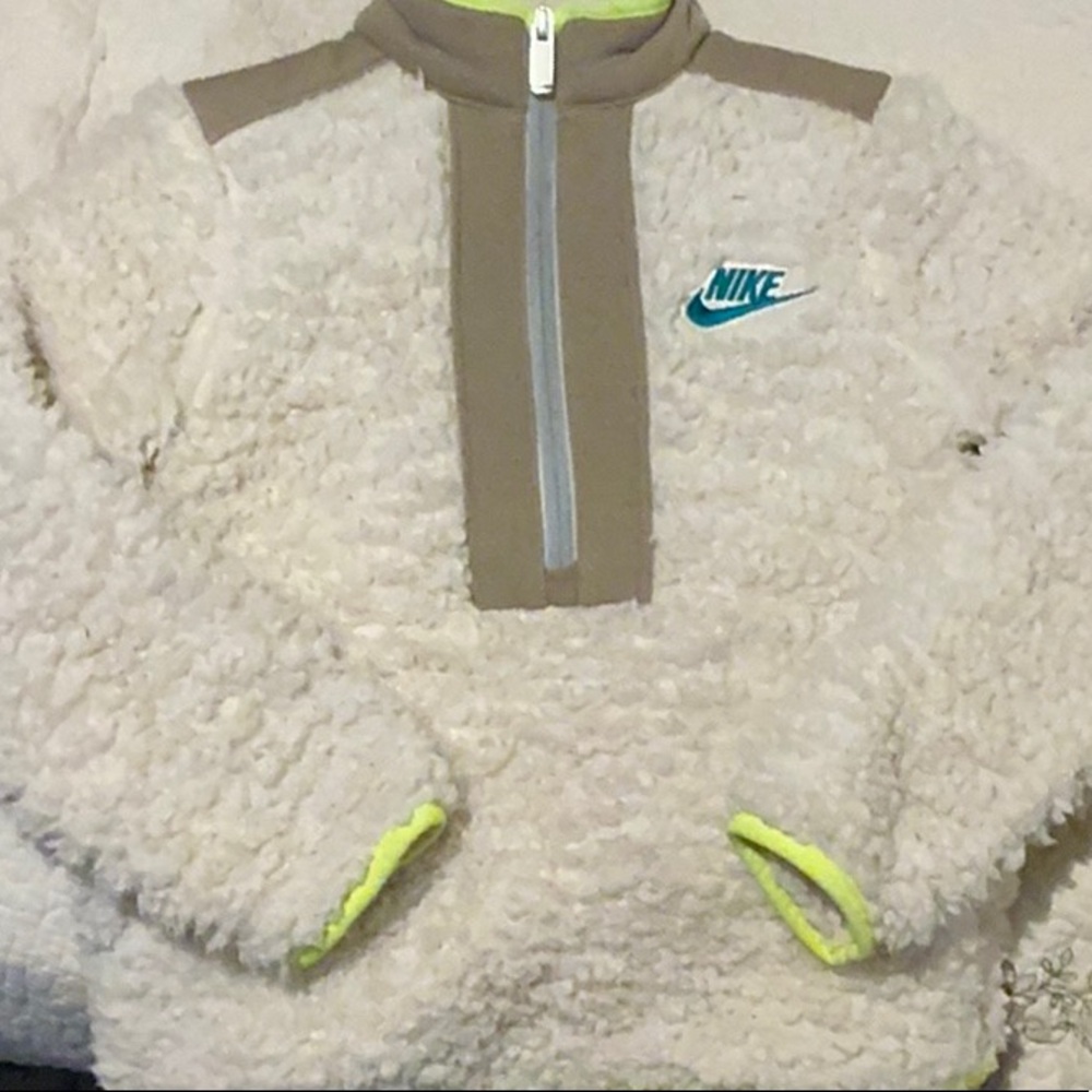 Nike Cream and Tan Sherpa Pullover